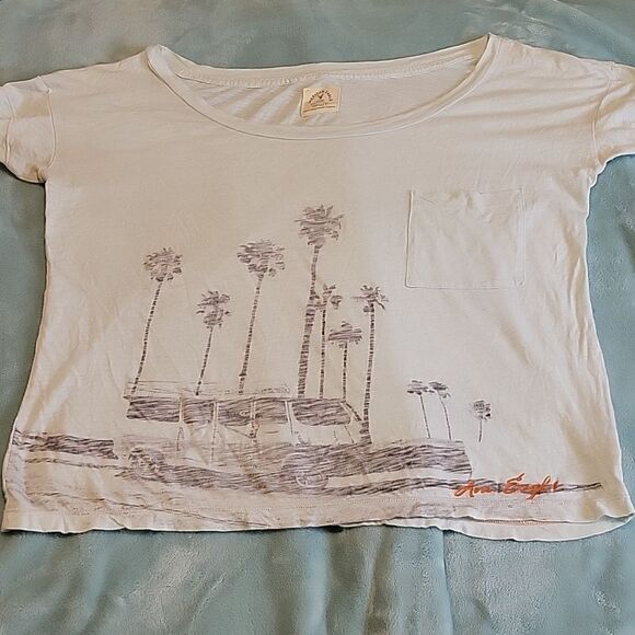 American Eagle Outfitters Tops - American Eagle short sleeve shirt size med